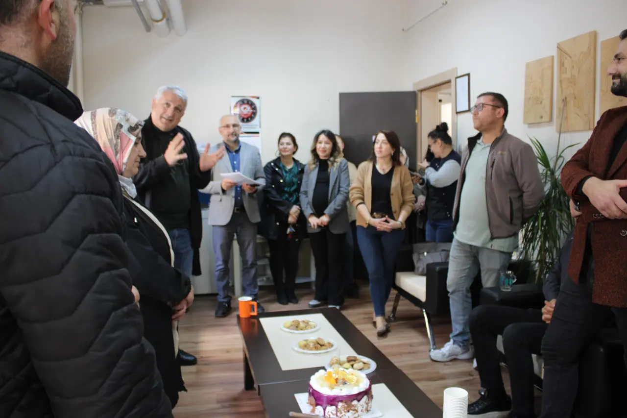 Gümüşhane Üniversitesi’nde öğrencilerden çalışanlara anlamlı sürpriz 3