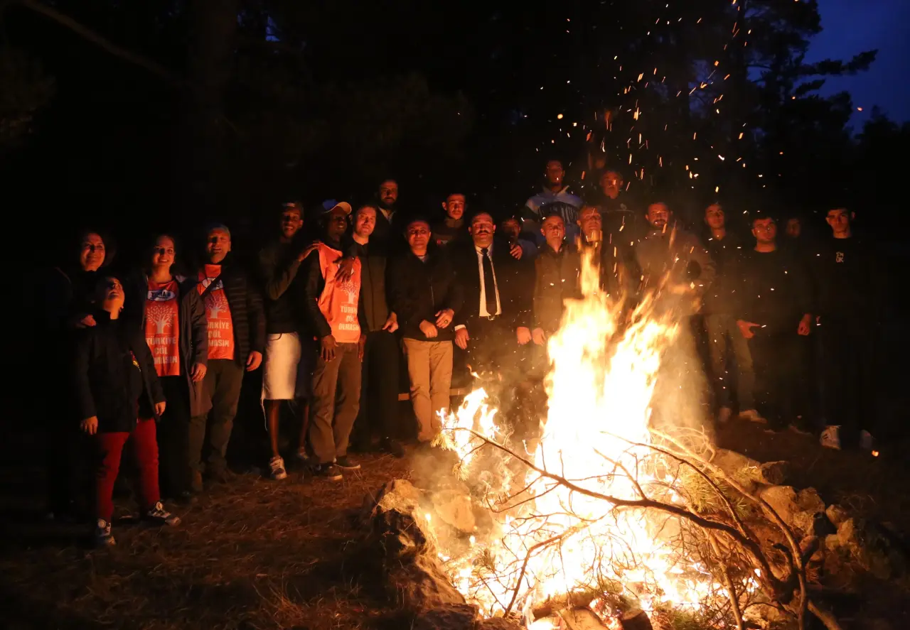 Üniversite'de yeşil seferberlik, binlerce fidanı toprakla buluşturuldu 11