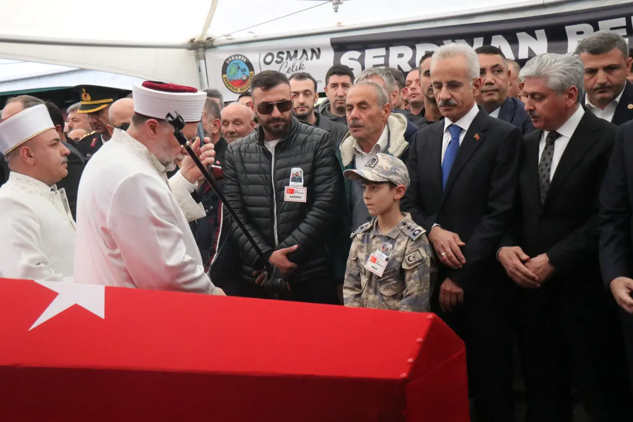 Şehidimiz son yolculuğuna uğurlandı 16