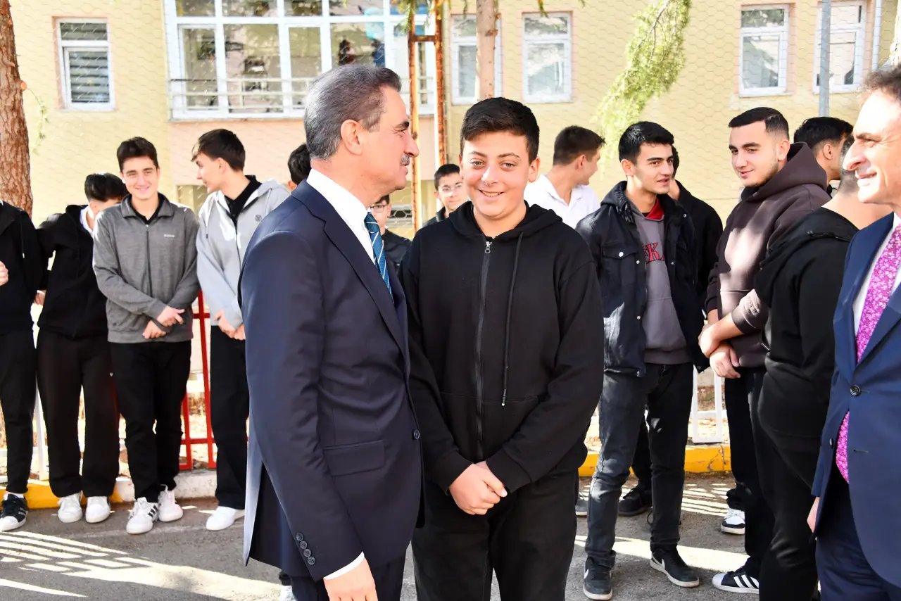 Vali Baruş'tan Gümüşhaneli gençlere altın değerinde öğütler 2