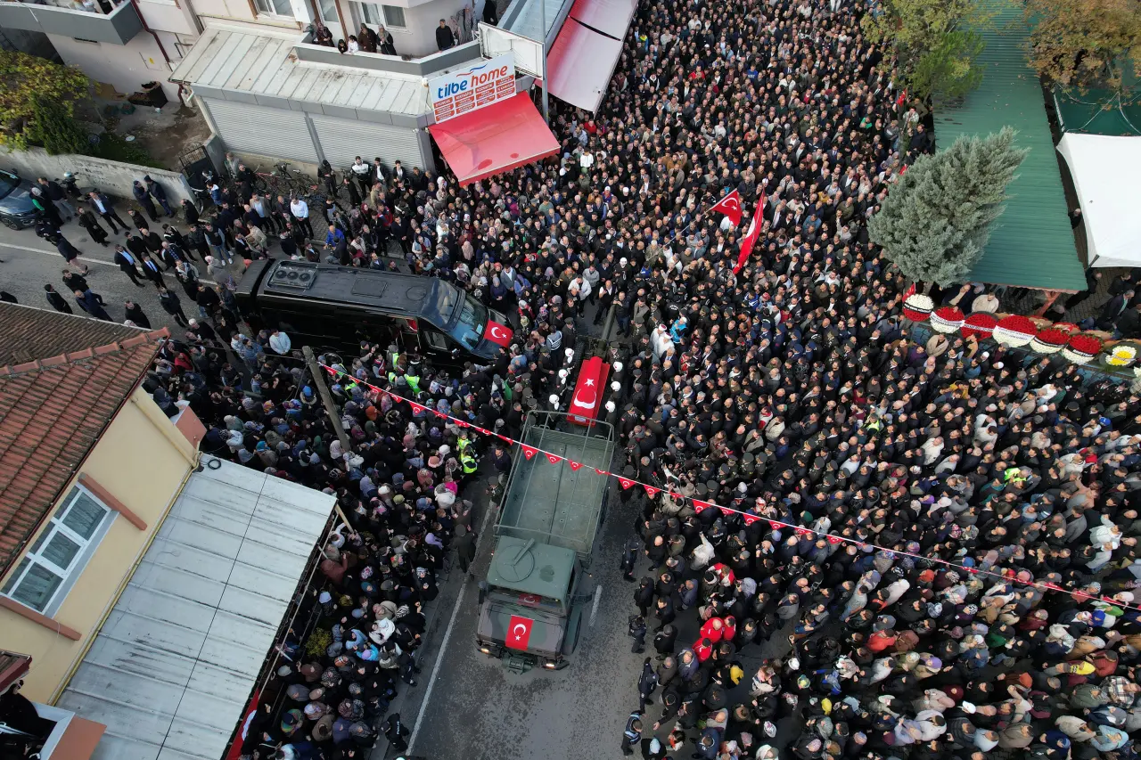 Şehidimiz son yolculuğuna uğurlandı 11