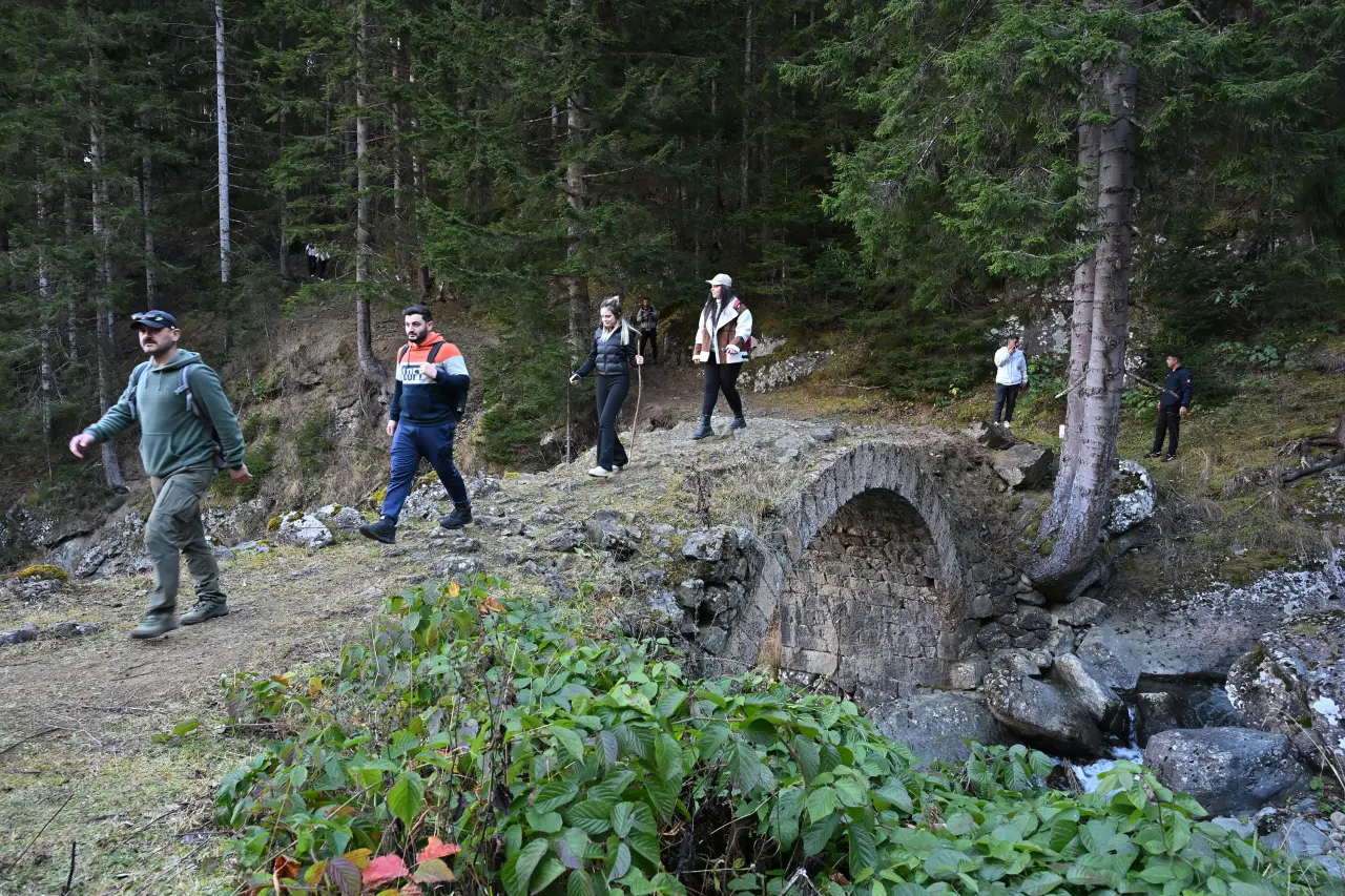 "Kayıp Santa Yolu"nda vefa yürüyüşü 19