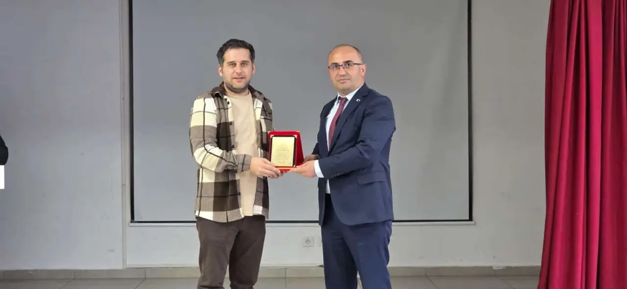 Torul’da "Her Şey Aile İle Başlar" diyerek velilere yol haritası çizildi 12