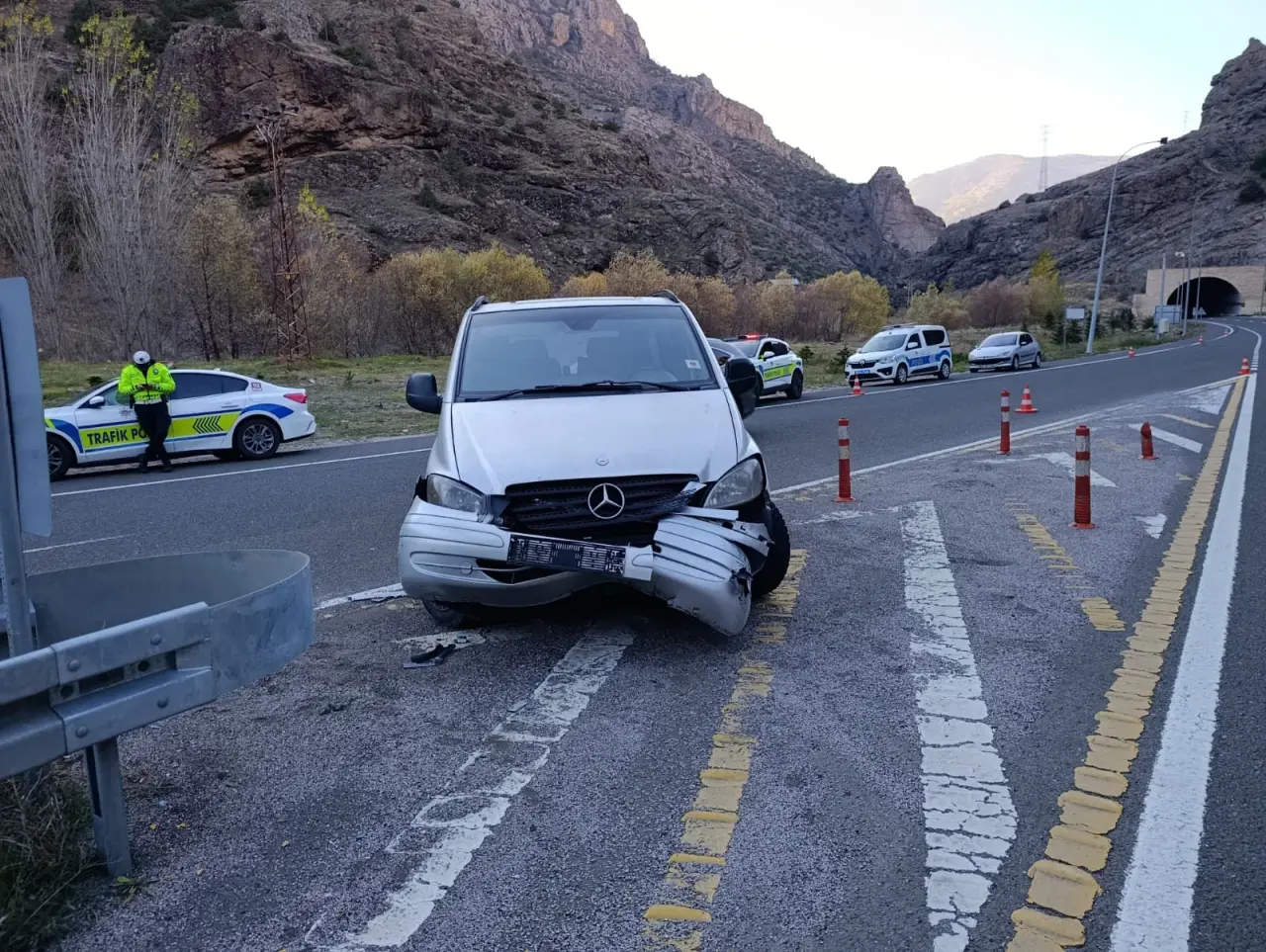 Gümüşhane-Trabzon yolunda korkutan kaza: 4 yaralı 3