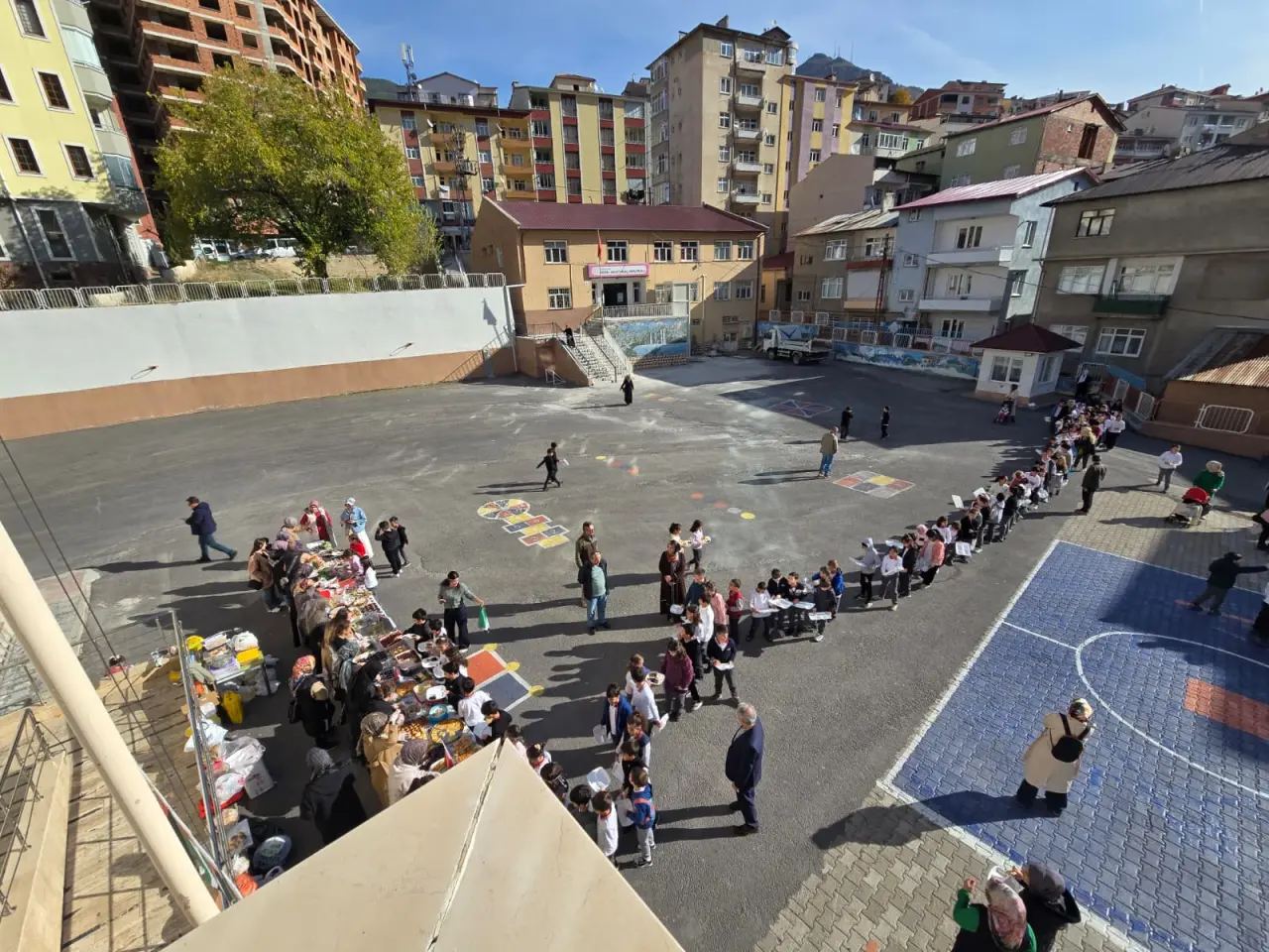 Aysın Rafet Ataç İlkokulu'ndan Filistin'e Rekor Destek: 2.5 Saatte 87.410 TL! 2