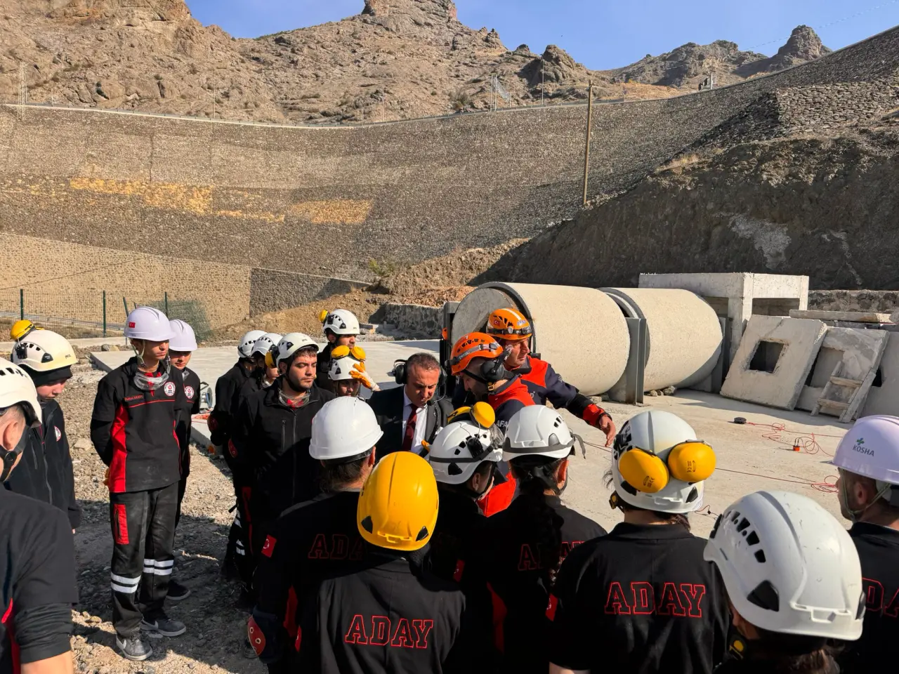 Üniversite öğrencilerine “Enkazda Arama-Kurtarma” eğitimi 1