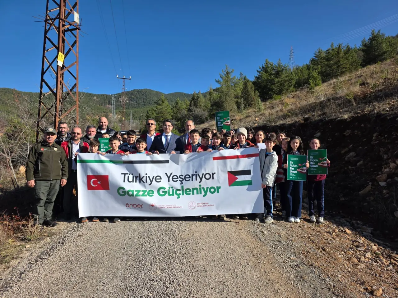 Şehitlerin aziz hatırası ve Gazze’nin umudu toprakla buluştu 1