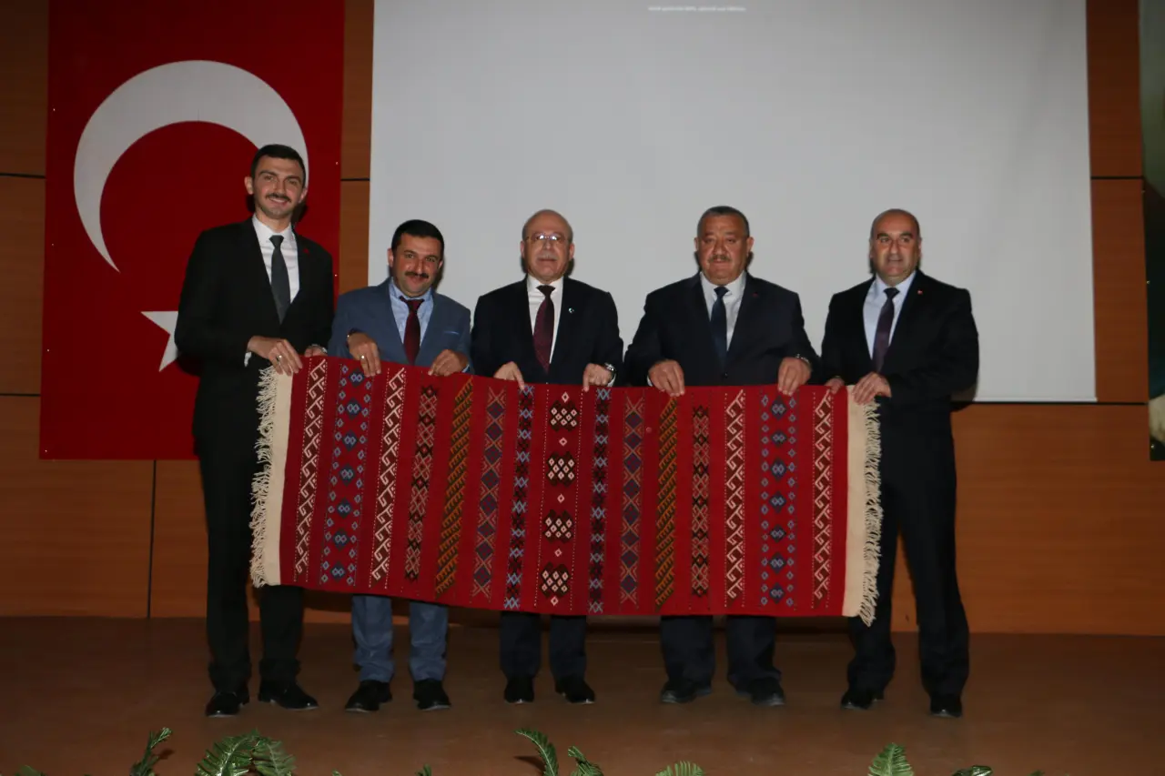 Kelkit’te “Gençlik Çağında Bilgi ve Gelecek Planlaması” konferansı 1