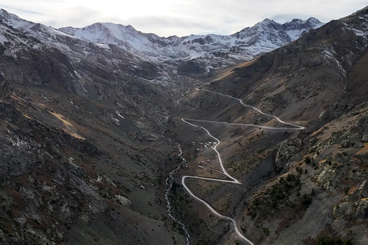 Vali Baruş, Artabel Gölleri Tabiat Parkı yolunda incelemelerde bulundu 16