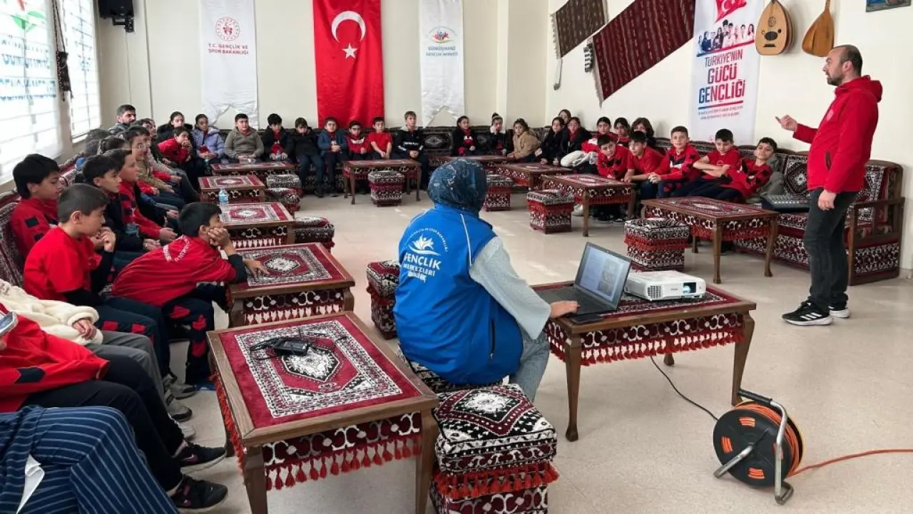Gümüşhane’de Öğrenciler Hem Eğlendi Hem Öğrendi: "Okullar Merkezimizde" 6