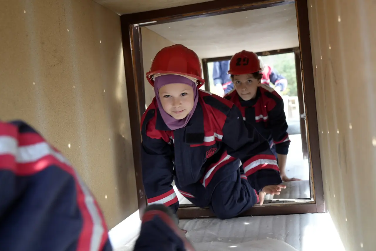 Gümüşhane’de ‘Gençlik İtfaiyesi’ projesiyle afet bilinci temelden kazandırılıyor 4