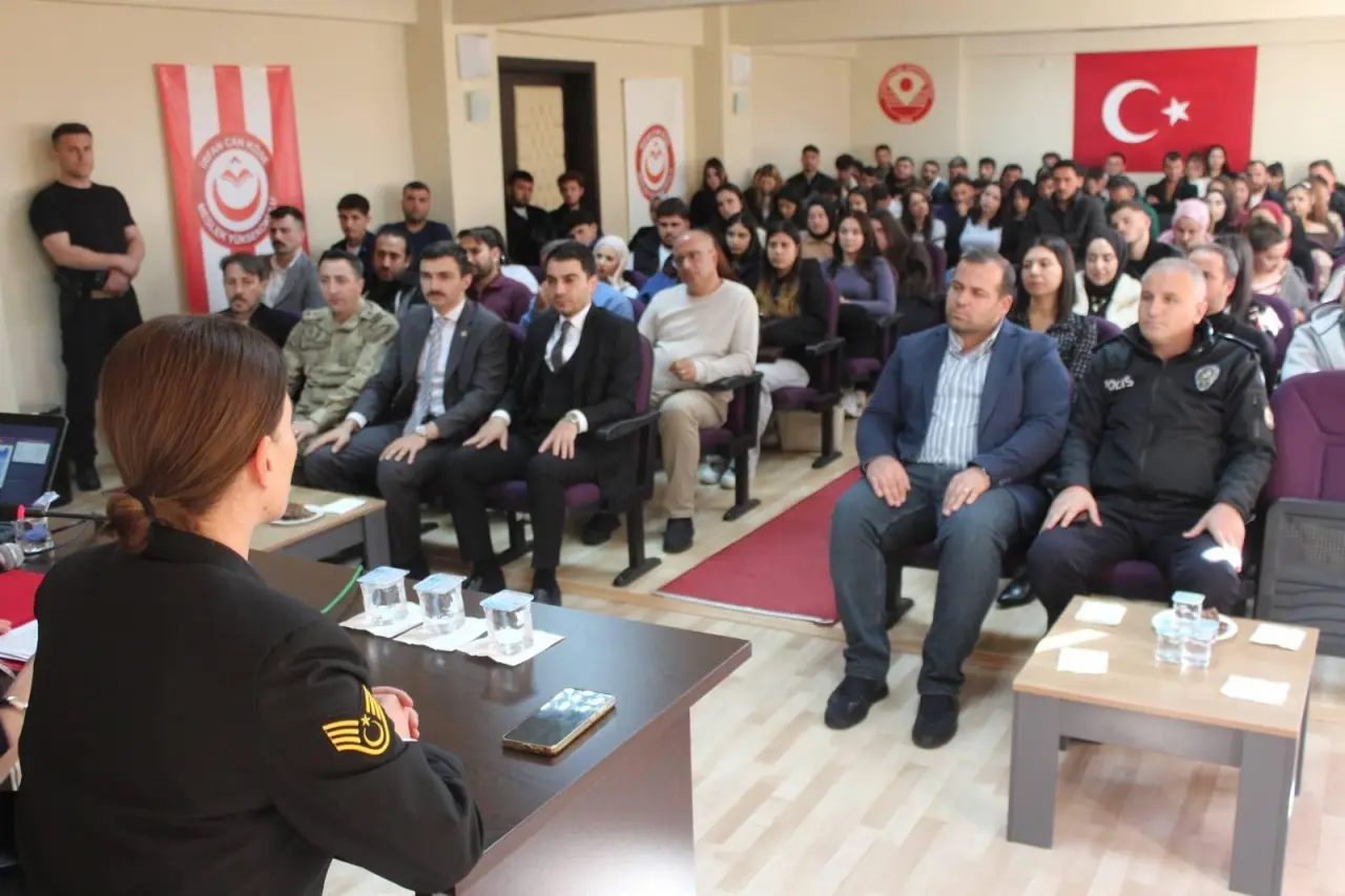 Gümüşhane Jandarması’ndan Şiddete Karşı Seferberlik: 319 Kişiye Eğitim 3