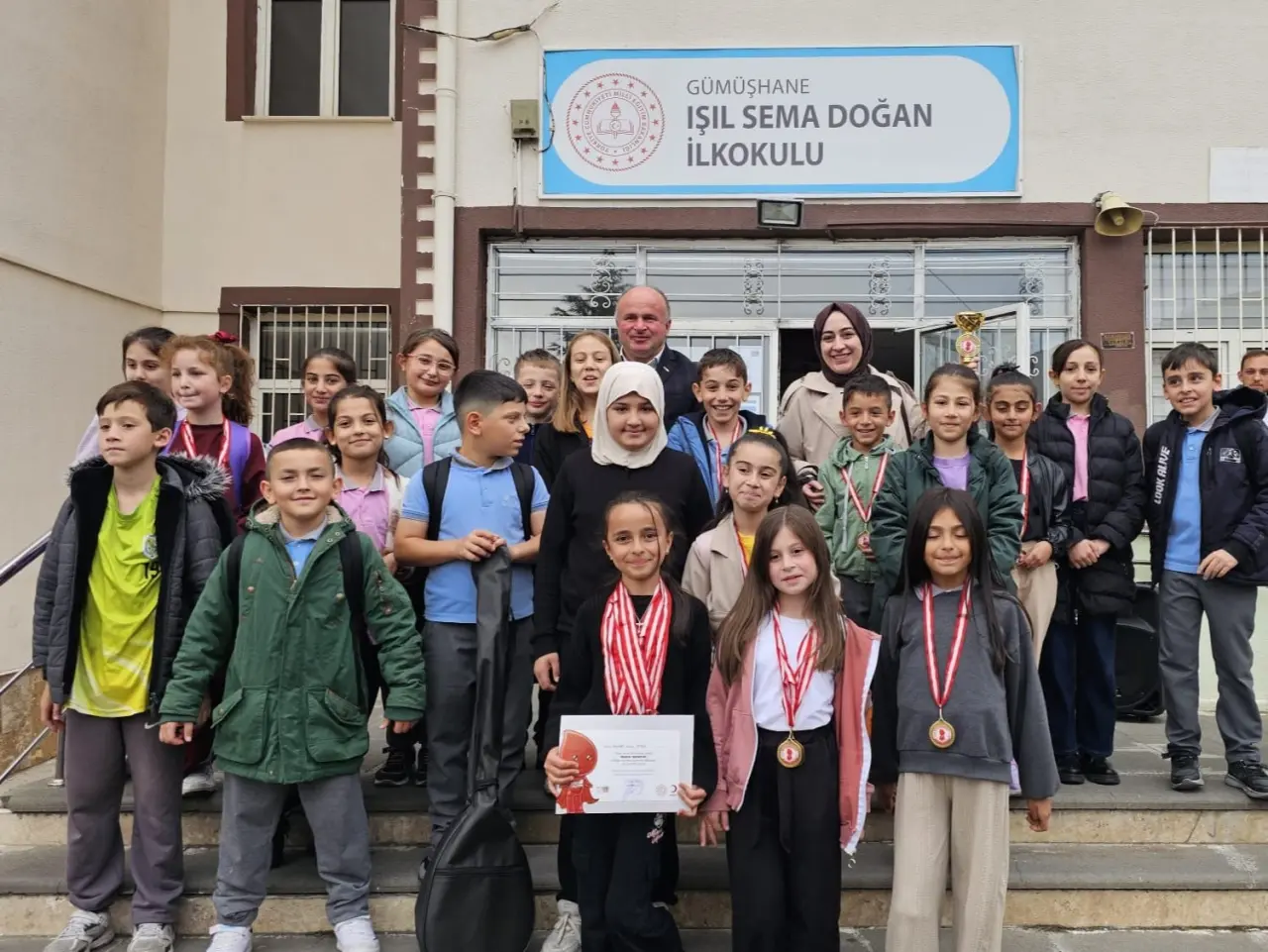 Büyükler kan verdi küçükler madalya aldı 6