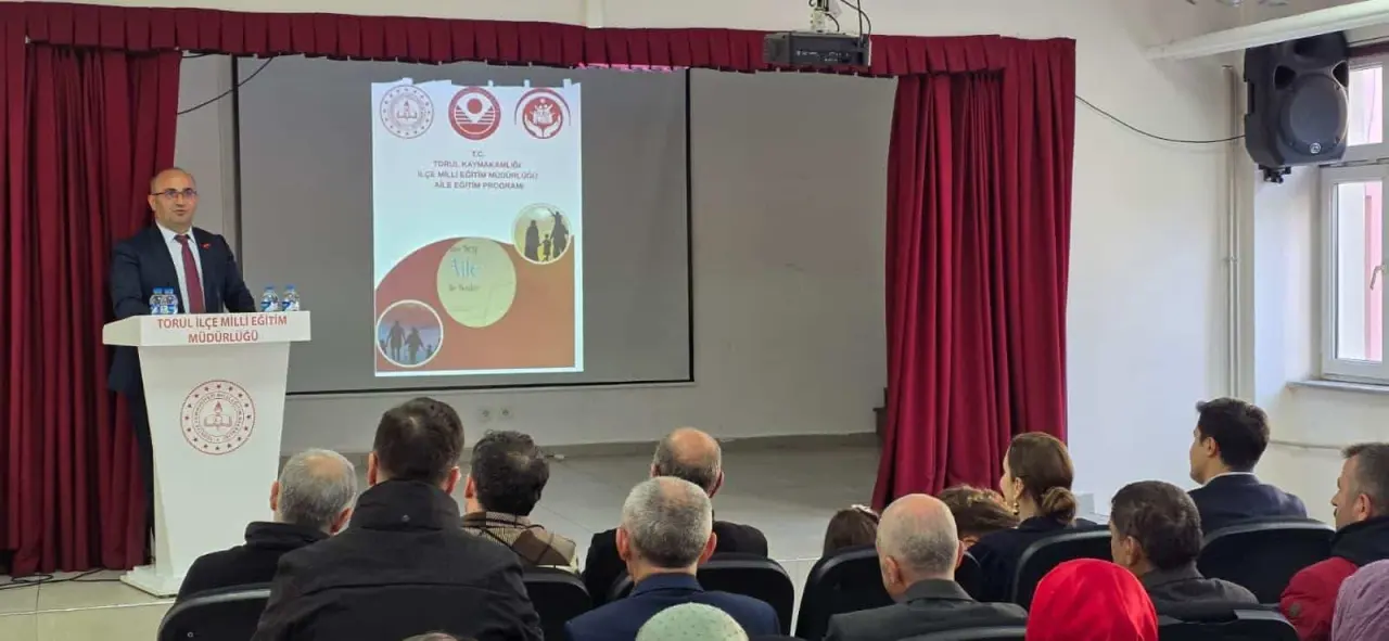 Torul’da "Her Şey Aile İle Başlar" diyerek velilere yol haritası çizildi 3