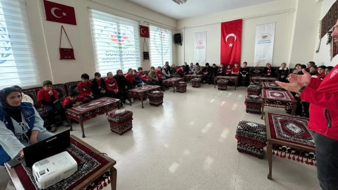 Gümüşhane’de Öğrenciler Hem Eğlendi Hem Öğrendi: "Okullar Merkezimizde" 8