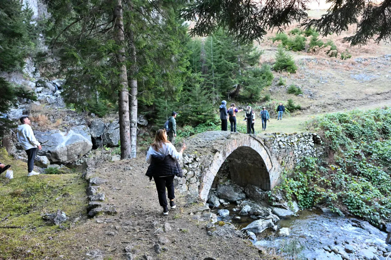 "Kayıp Santa Yolu"nda vefa yürüyüşü 18