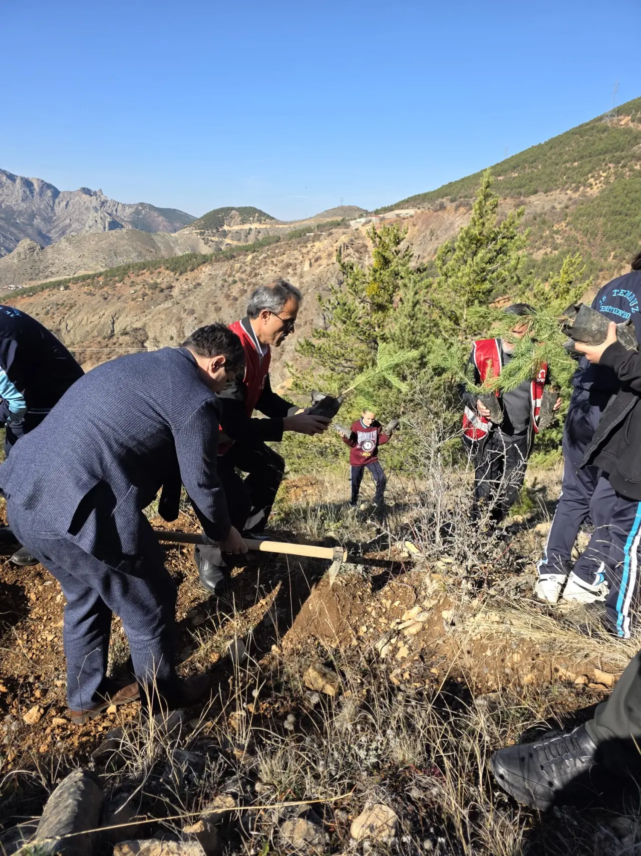 Şehitlerin aziz hatırası ve Gazze’nin umudu toprakla buluştu 4