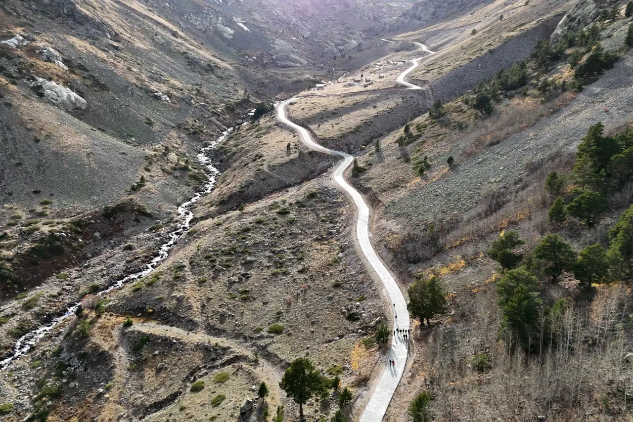 Vali Baruş, Artabel Gölleri Tabiat Parkı yolunda incelemelerde bulundu 11