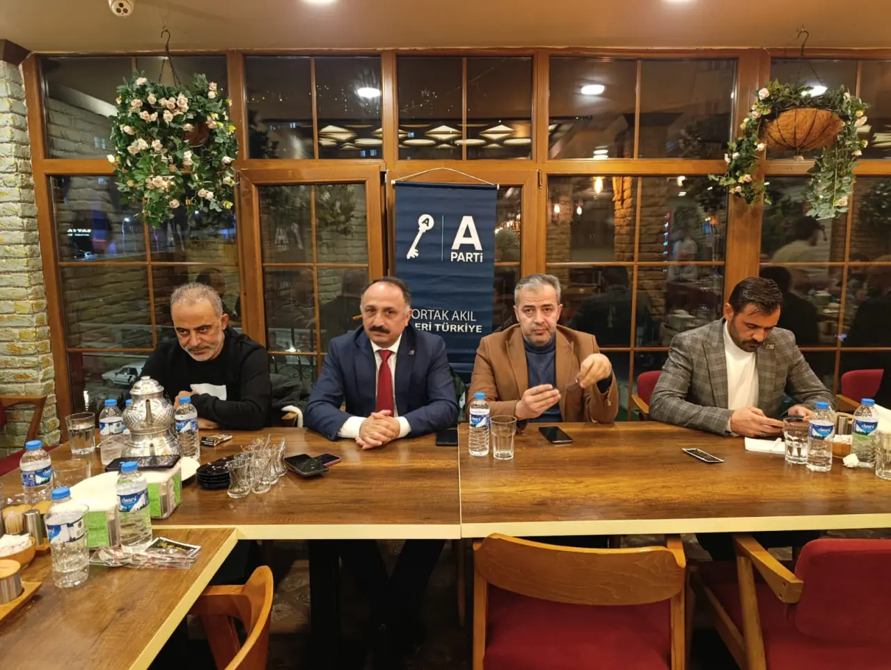 Anahtar Parti basınla buluştu 6