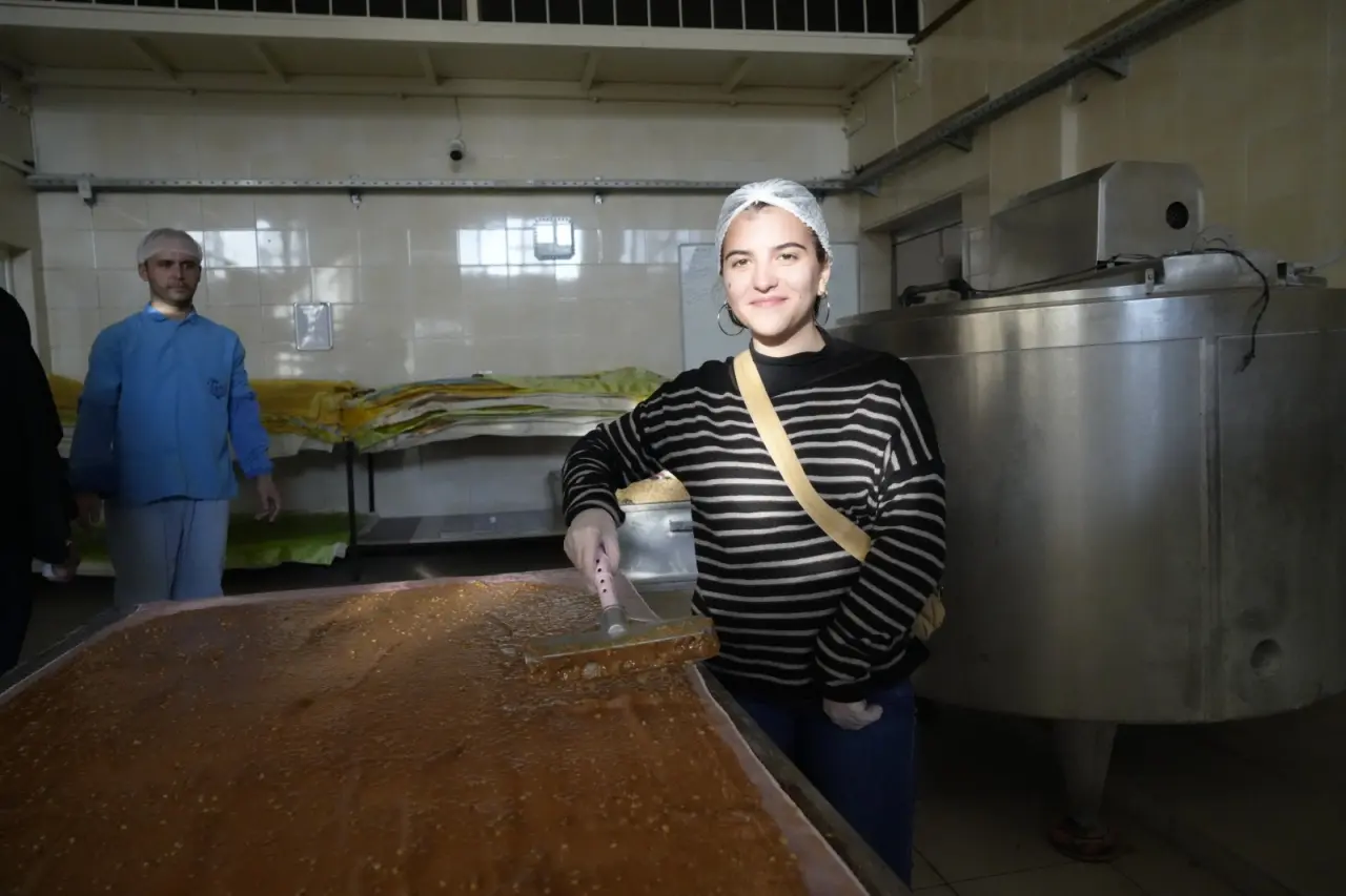 İtalyan Öğrenciler Gümüşhane’de Tezgahın Başına Geçti: Pestil ve Köme Yapımında İtalyan İmzası 1