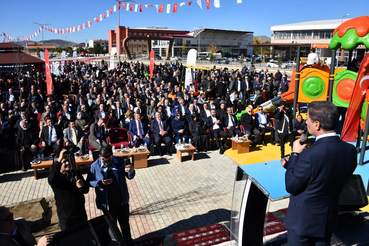 Gümüşhane’nin ilk millet bahçesi Kelkit’te hizmete girdi 7