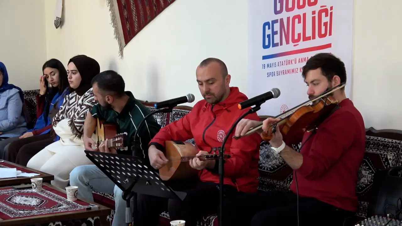 24 Kasım, Gençlik Merkezi’nde Sanat ve Sohbetle Kutlandı 4