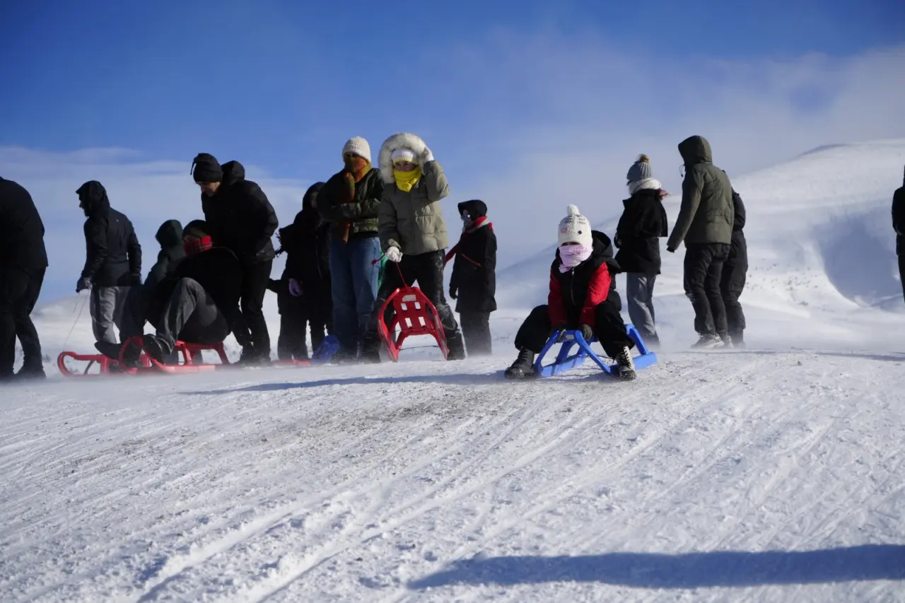 Kar Hasreti Çeken Oraya Koştu: Zigana’da Adım Atacak Yer Kalmadı! 8