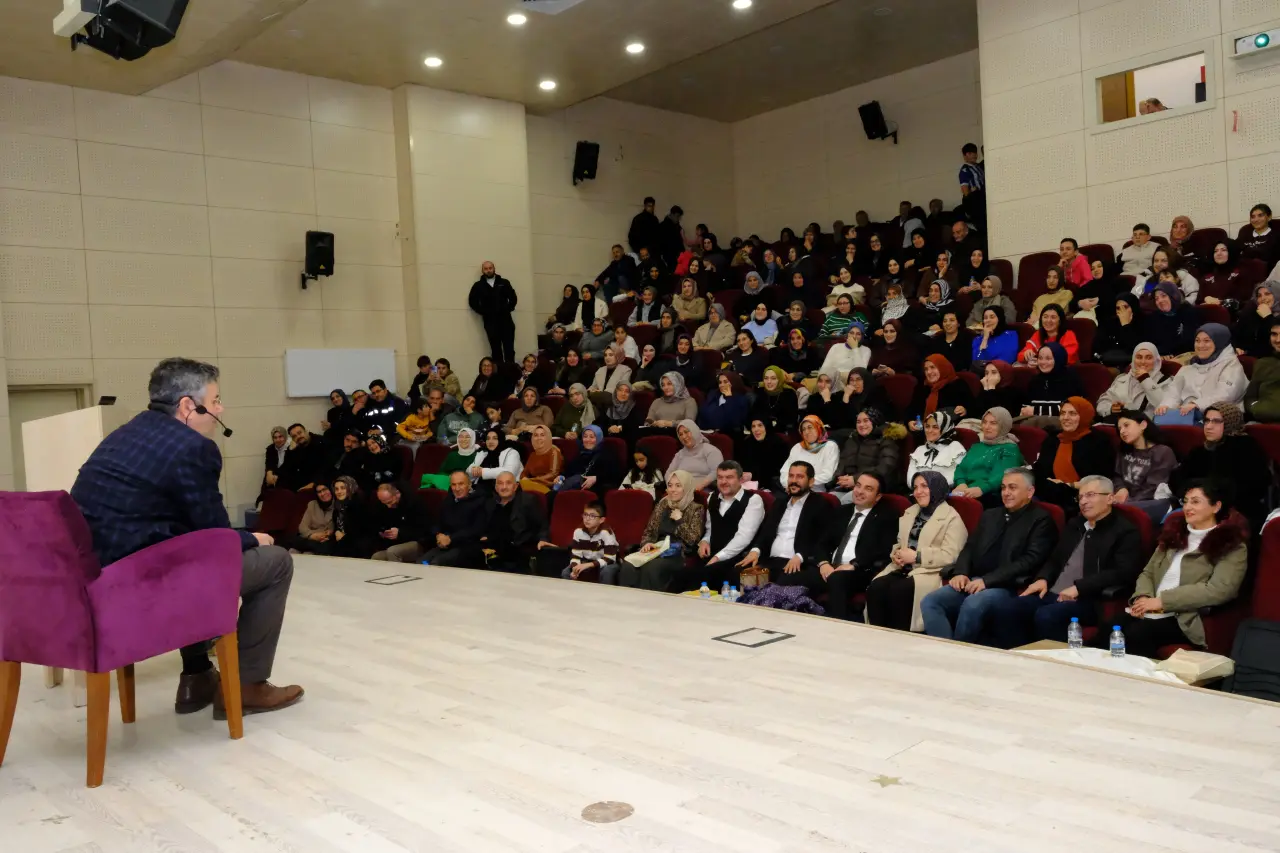 Şiran’da Kültür ve Sanat Rüzgârı: Alişan Kapaklıkaya ile Gönül Kapıları Aralandı 5