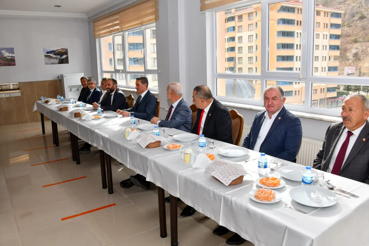 Vali Baruş: Asfalt plentimiz neredeyse hiç durmadan çalıştı 4