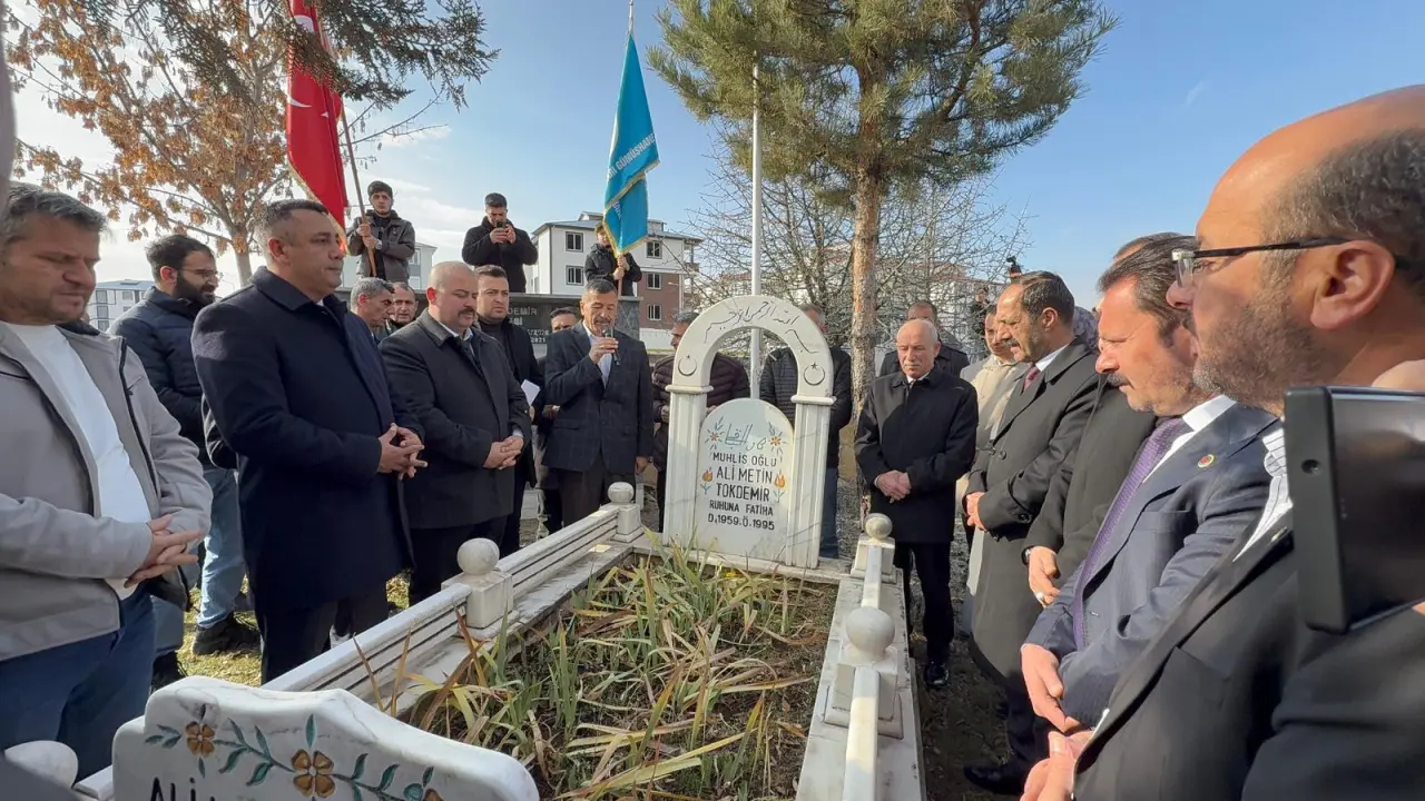 Ali Metin Tokdemir vefatının 30. yılında Kelkit’te dualarla anıldı 16