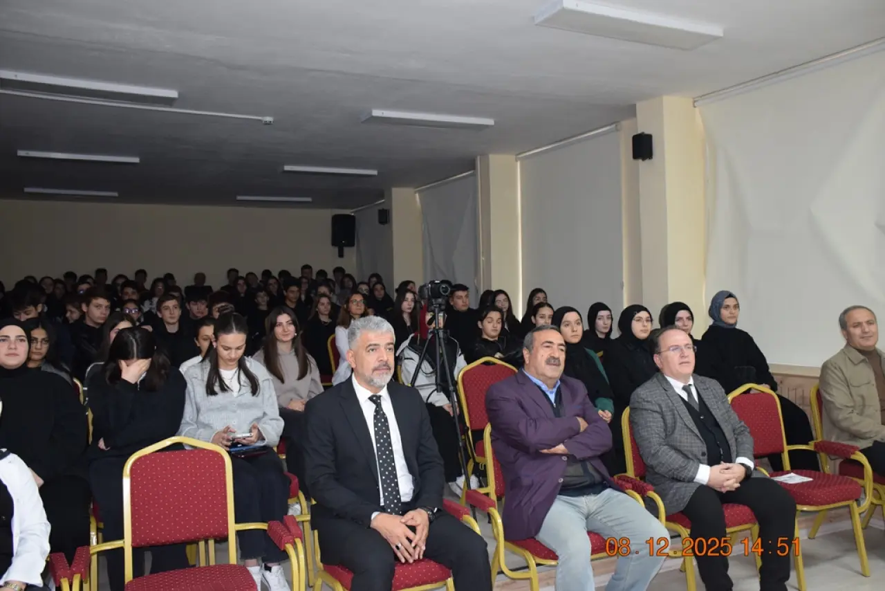 Mareşal Çakmak Sosyal Bilimler Lisesi’nde Kültür Şöleni: Şiirler Konuştu 1