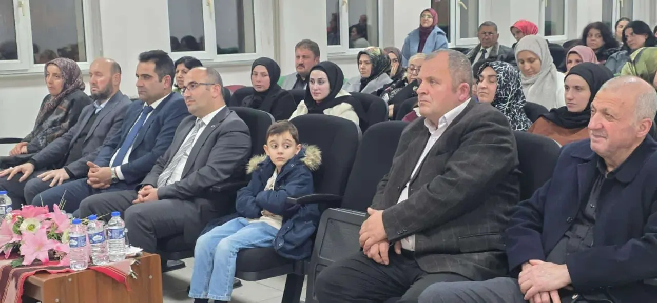 Aşkın Gözyaşları’nın yazarı Sinan Yağmur Torul’da gönüllere dokundu 15