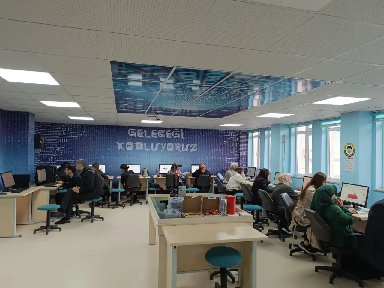 Yenilikçi Sınıflar Dijital Teknolojiler Kursu il genelinde tamamlandı 7