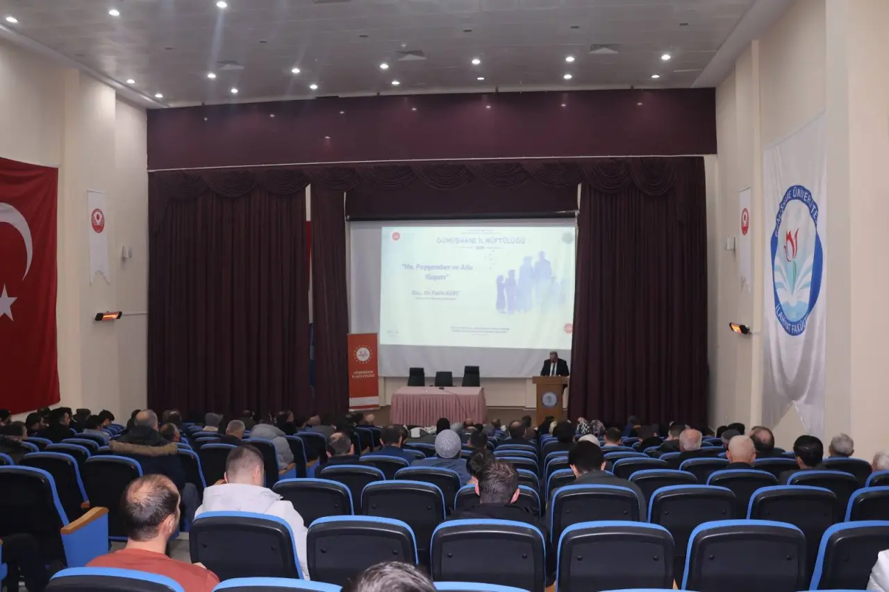 Gümüşhane’de Mevlid-i Nebi Coşkusu: 'Hz. Peygamber ve Aile Hayatı' Konferansı Düzenlendi 3