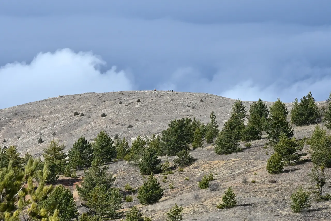 Dört mevsimi bir günde yaşadılar: Yağmur, gökkuşağı ve güneşli zirve 38