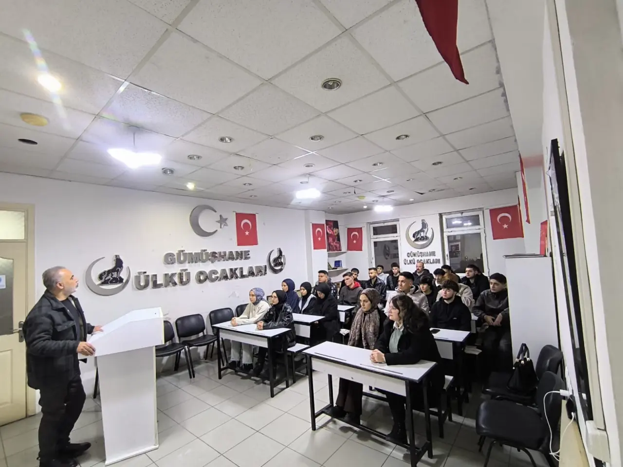 Ülkü Ocakları’nda Medya Okuryazarlığı Semineri 4