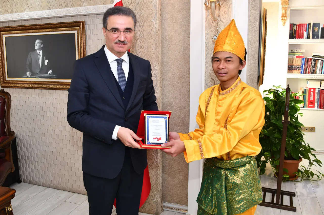 Vali Baruş: Türkiye, tarih boyunca mazlumların gönül sığınağı olmuştur 5