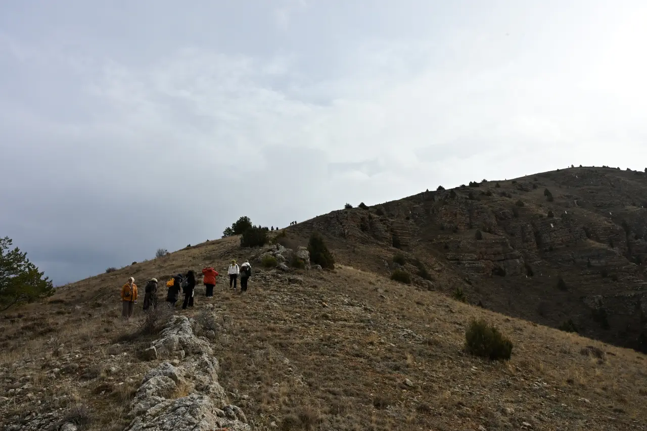 Dört mevsimi bir günde yaşadılar: Yağmur, gökkuşağı ve güneşli zirve 27