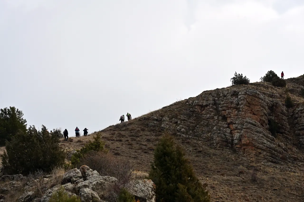 Dört mevsimi bir günde yaşadılar: Yağmur, gökkuşağı ve güneşli zirve 28