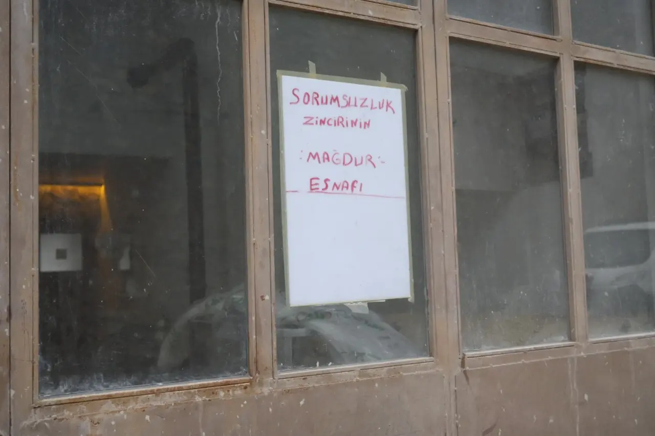 Bağlarbaşı Sanayi Sitesi’nde kabus geri mi dönüyor? Yeni yapılan istinat duvarları da çatladı 6