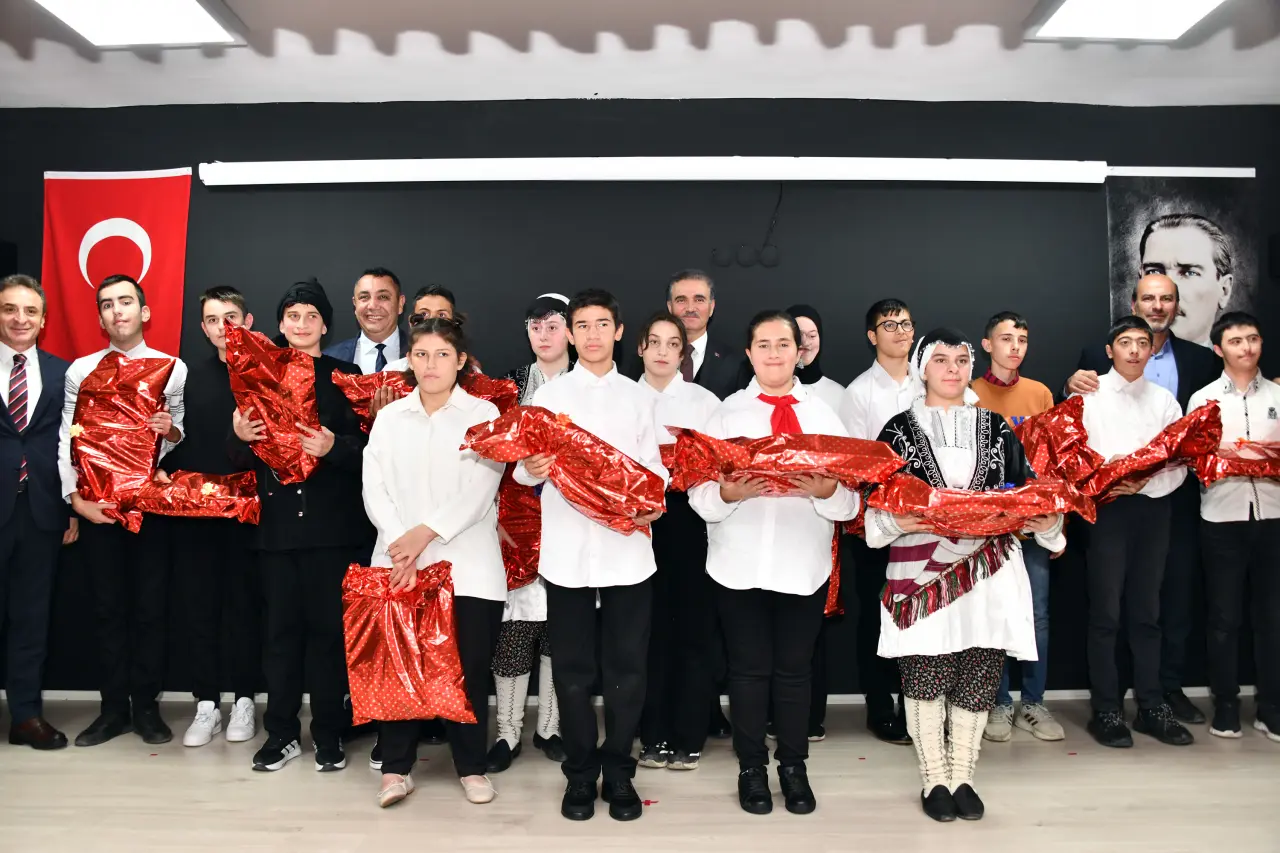 Gümüşhane’de 3 Aralık Farkındalığı: Vali Aydın Baruş’tan “Sevgi” Vurgusu ve Vefa Örneği 10