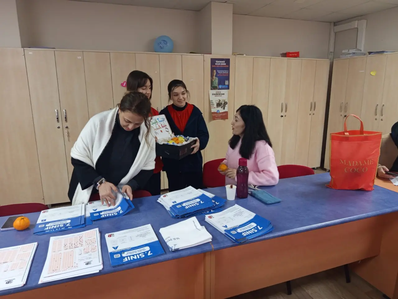 Gazipaşa Ortaokulu'nda 'Yerli ve Sağlıklı' Dönüşüm: Cips Yerine Elma, Çikolata Yerine Mandalina 12