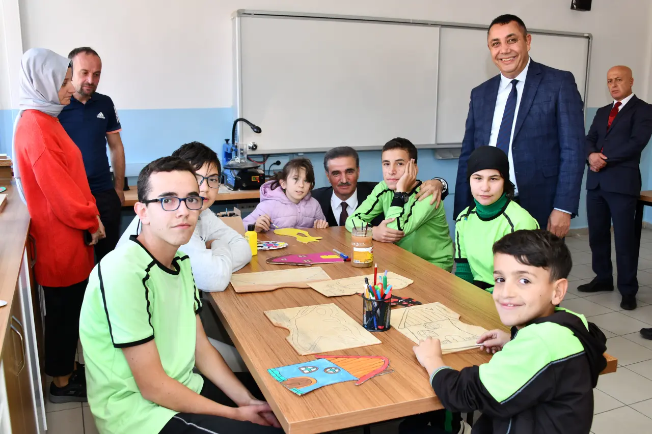 Gümüşhane’de 3 Aralık Farkındalığı: Vali Aydın Baruş’tan “Sevgi” Vurgusu ve Vefa Örneği 12