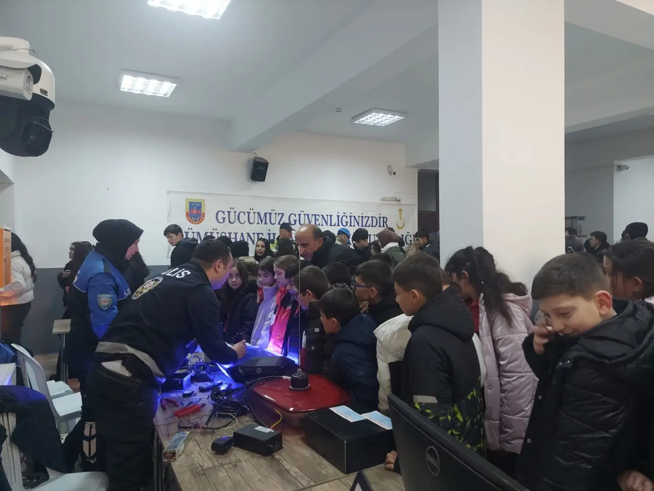 Gazipaşa Ortaokulu öğrencileri fabrika gibi okulu gezdi 8