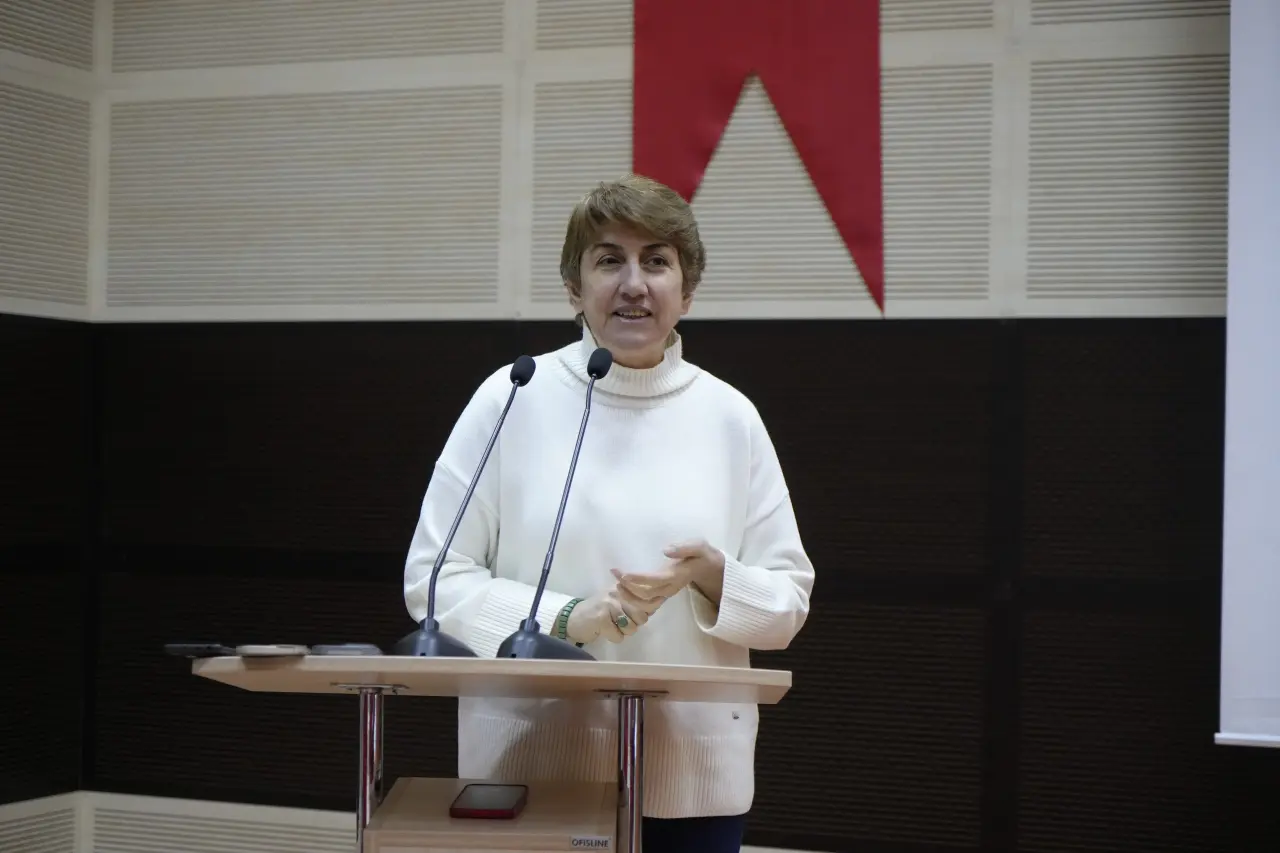 Gümüşhane’de Sektör-Akademi Buluşması: Sezai Köprülü Gazeteciliğin 'Duruş' Kodlarını Anlattı 1