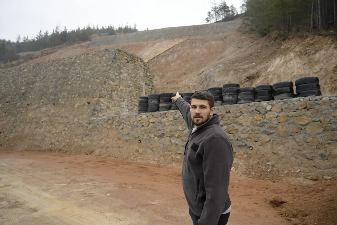 Bağlarbaşı Sanayi Sitesi’nde kabus geri mi dönüyor? Yeni yapılan istinat duvarları da çatladı 2