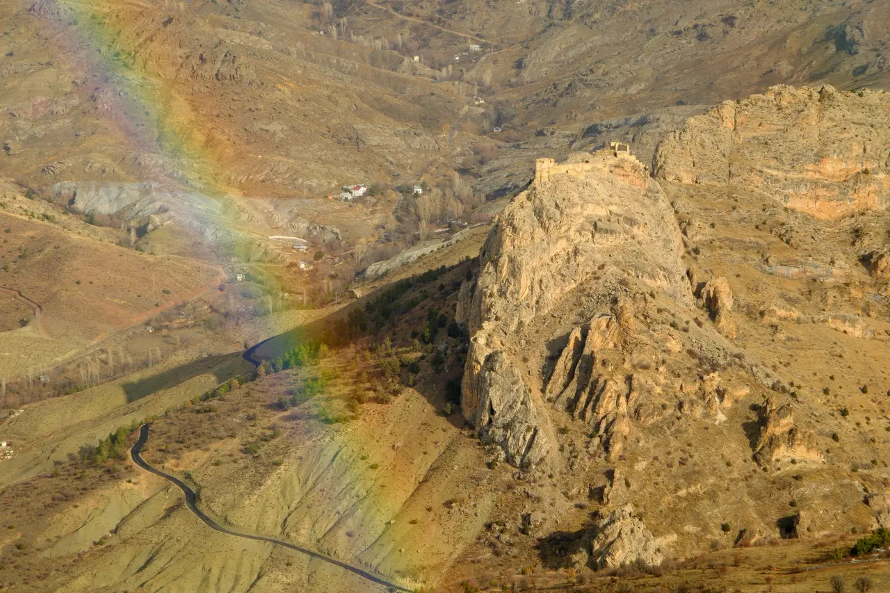 Dört mevsimi bir günde yaşadılar: Yağmur, gökkuşağı ve güneşli zirve 7