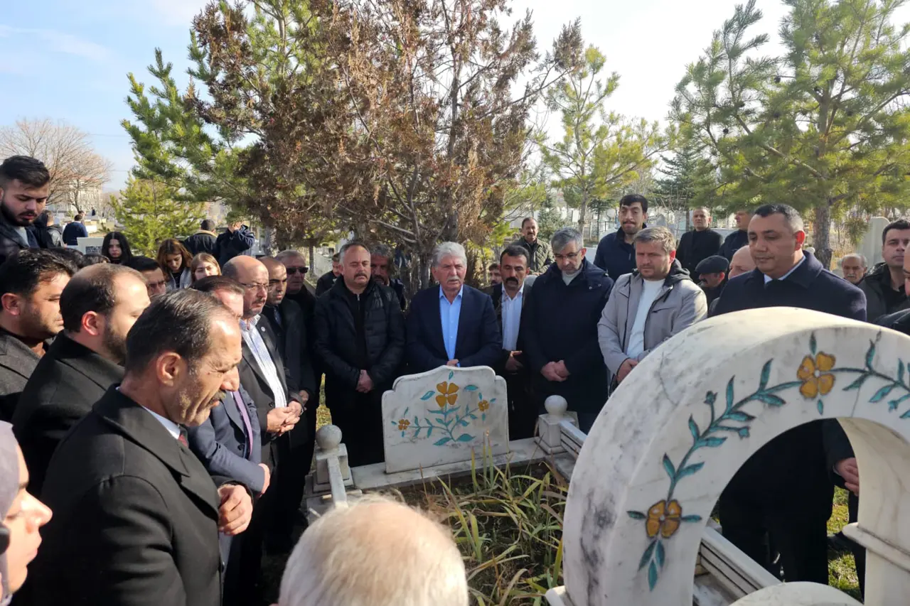 Ali Metin Tokdemir vefatının 30. yılında Kelkit’te dualarla anıldı 15