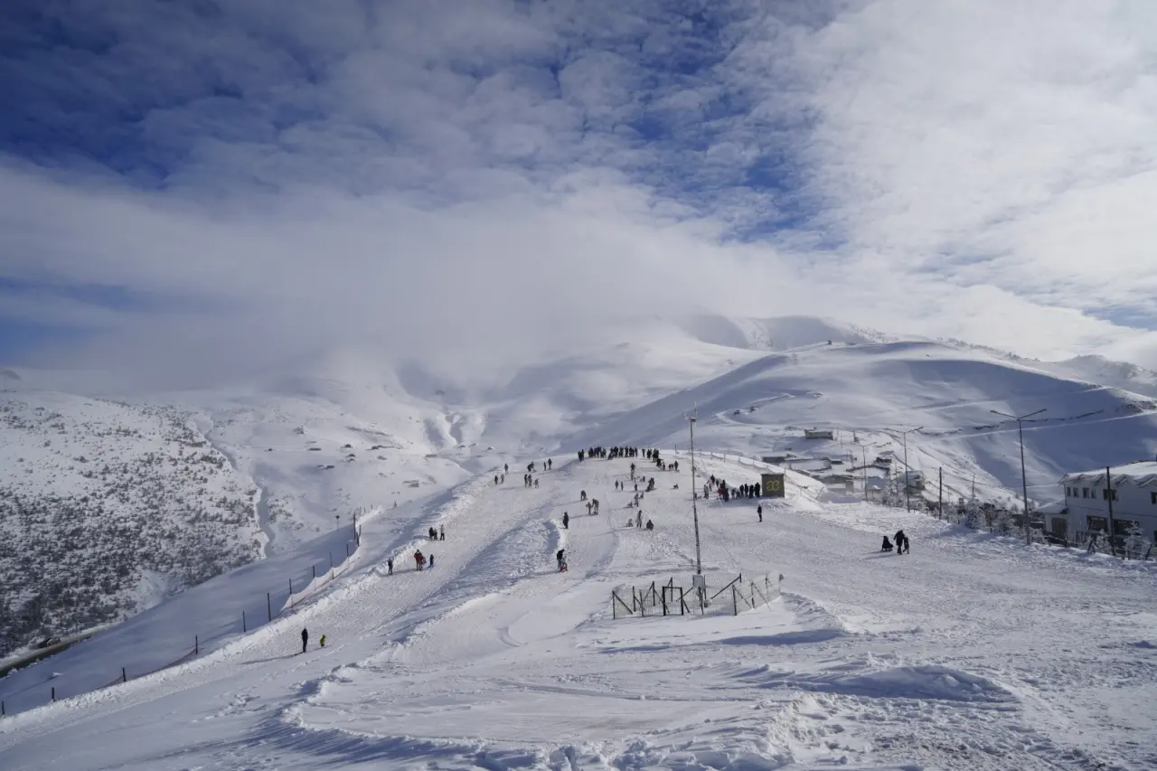 Kar Hasreti Çeken Oraya Koştu: Zigana’da Adım Atacak Yer Kalmadı! 12