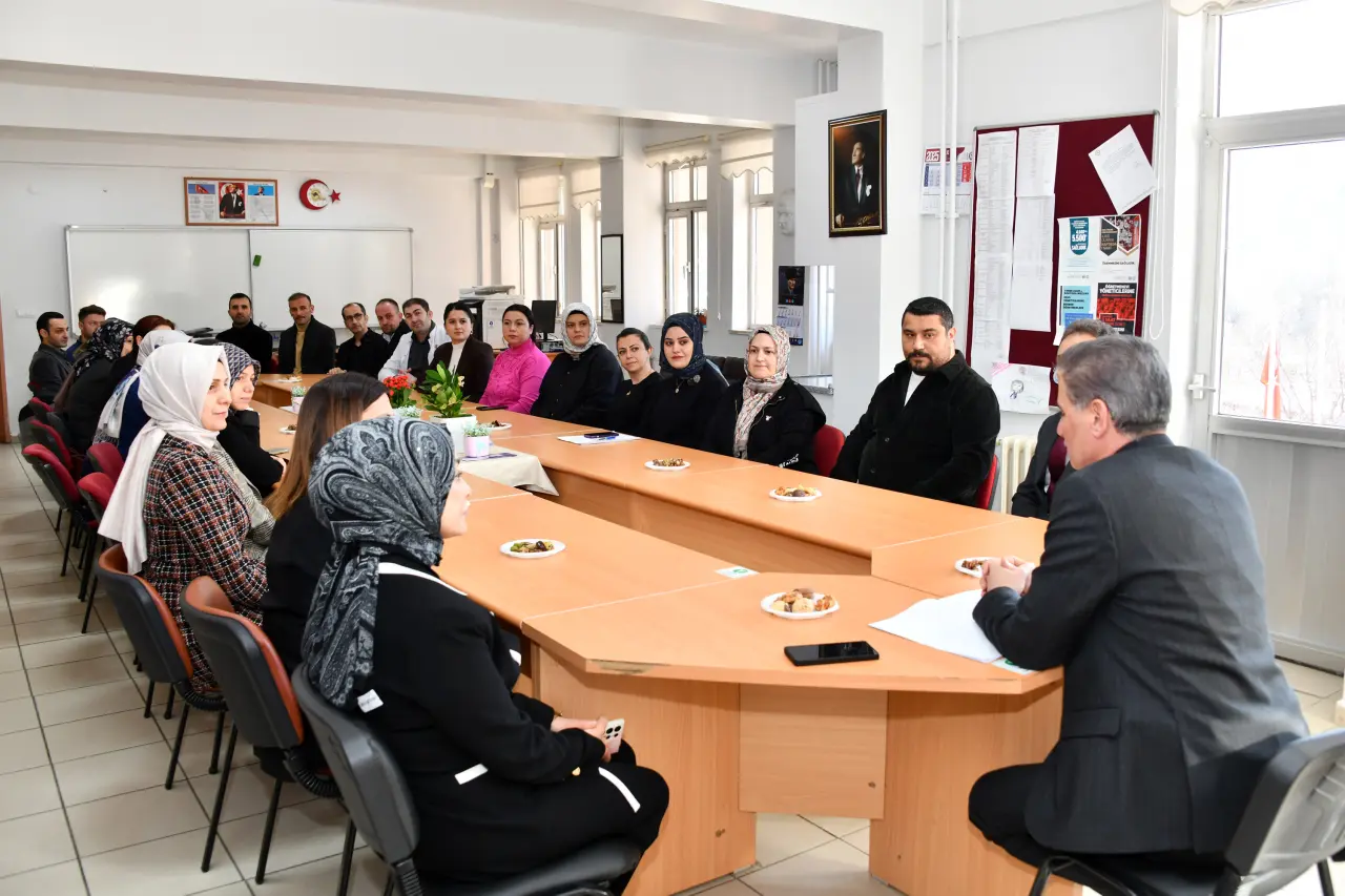 Vali Baruş’tan Fevzipaşa Ortaokulu’na ziyaret 13